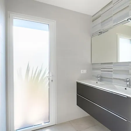 Magnifique Avec Piscine 4 étoiles Villa *
